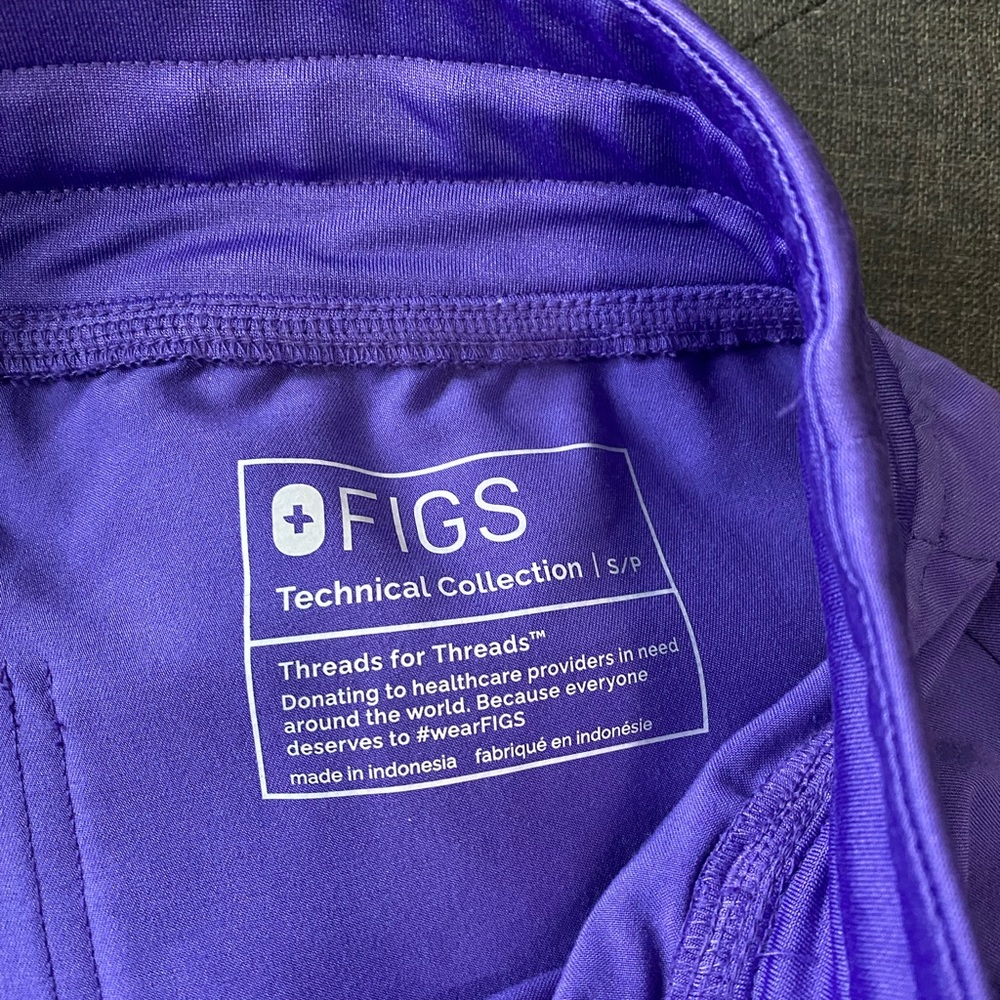 Small petite amethyst jogger. Wore once. No flaws just don’t fit right